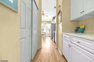 20 Chesterfield Ct, Raritan Township, NJ 08822 - Photo 19