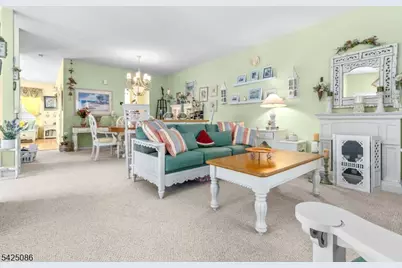 20 Chesterfield Ct, Raritan Township, NJ 08822 - Photo 7
