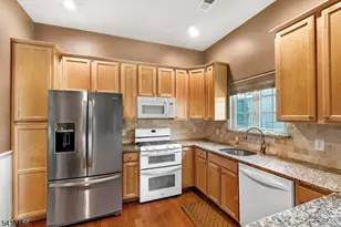 579 Edward St, Lopatcong Township, NJ 08865 - Photo 5
