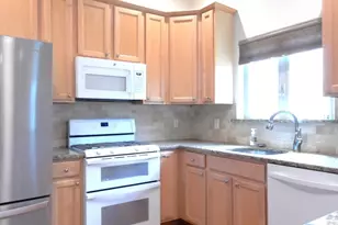 579 Edward St, Lopatcong Township, NJ 08865 - Photo 5