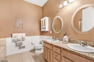 579 Edward St, Lopatcong Township, NJ 08865 - Photo 9