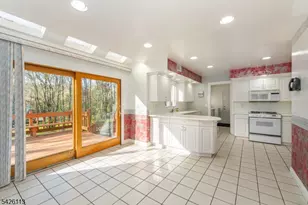 29 Radcliffe Dr, Roxbury Township, NJ 07876 - Photo 11