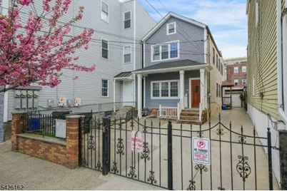 172 Chestnut St, Newark, NJ 07105 - Photo 1