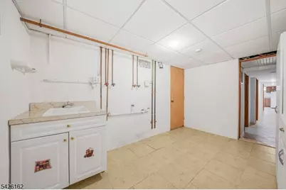 172 Chestnut St, Newark, NJ 07105 - Photo 23