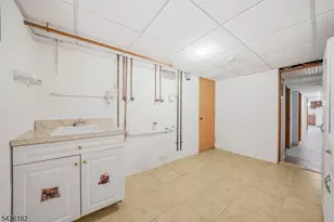 172 Chestnut St, Newark, NJ 07105 - Photo 23