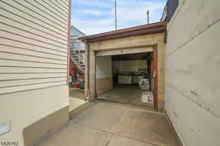 172 Chestnut St, Newark, NJ 07105 - Photo 31