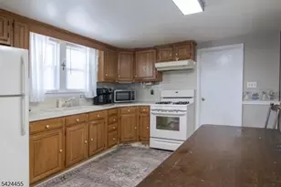 124 Chestnut St, Bridgewater, NJ 08807 - Photo 9