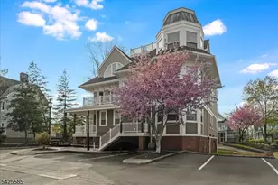 13 Franklin Pl, Morristown, NJ 07960 - Photo 27