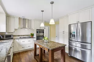 7 Blazure Dr, Bernardsville, NJ 07924 - Photo 11