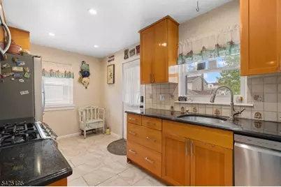 61 Highland Ave, Bergenfield, NJ 07621 - Photo 11