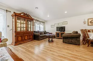 8 Tall Oaks Ct, Sayreville Boro, NJ 08859 - Photo 13