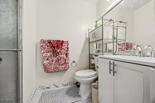 8 Tall Oaks Ct, Sayreville Boro, NJ 08859 - Photo 21