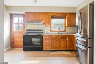 121 Pine Ave, New Milford, NJ 07646 - Photo 9