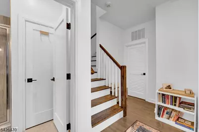 974 Summit Ave #401, Jersey City, NJ 07307 - Photo 25