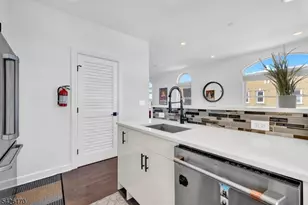 974 Summit Ave, Jersey City, NJ 07307 - Photo 17
