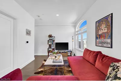 974 Summit Ave #401, Jersey City, NJ 07307 - Photo 9