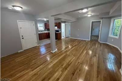 10 Tillinghast St #2, Newark, NJ 07108 - Photo 5