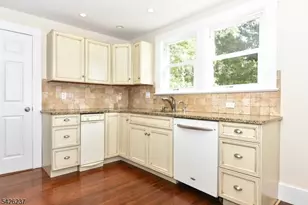 36 Hines Ave, Mahwah, NJ 07430 - Photo 11