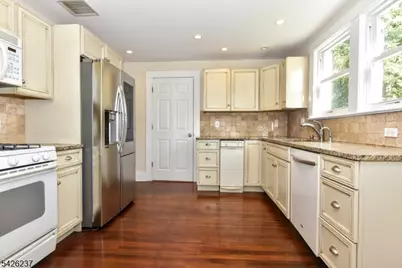 36 Hines Ave, Mahwah, NJ 07430 - Photo 9