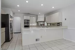 126 Worcester Drive, Wayne Twp., NJ 07470 - Photo 15