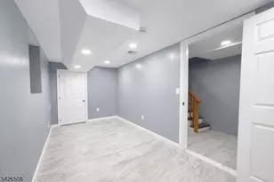 411 S 16th St, Newark, NJ 07103 - Photo 33