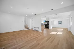 27 Mountainview Dr, Clifton, NJ 07013 - Photo 3