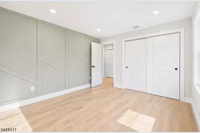 44 Melrose Dr, Livingston, NJ 07039 - Photo 9