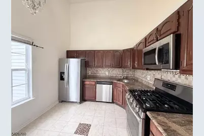 27 Columbus Dr, Franklin Township, NJ 08823 - Photo 5