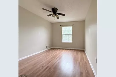 27 Columbus Dr, Franklin Township, NJ 08823 - Photo 9