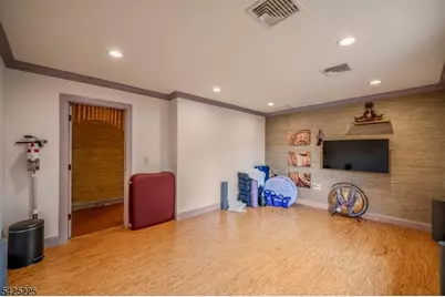 365 Franklin Ave, Wyckoff Township, NJ 07481 - Photo 15