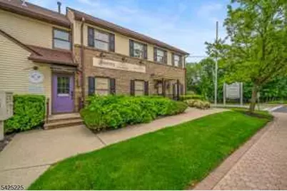 365 Franklin Ave, Wyckoff Township, NJ 07481 - Photo 17