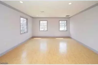 365 Franklin Ave, Wyckoff Township, NJ 07481 - Photo 1