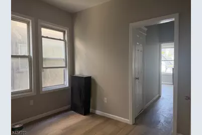 37 Mapes Ave, Newark, NJ 07112 - Photo 5