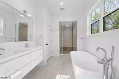 32 W McClellan Ave, Livingston, NJ 07039 - Photo 13
