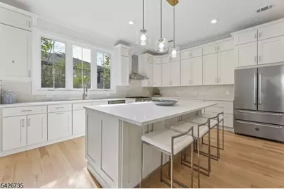 32 W McClellan Ave, Livingston, NJ 07039 - Photo 3