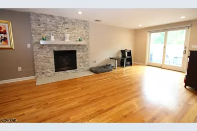 7 Stuart St, Waldwick, NJ 07463 - Photo 9