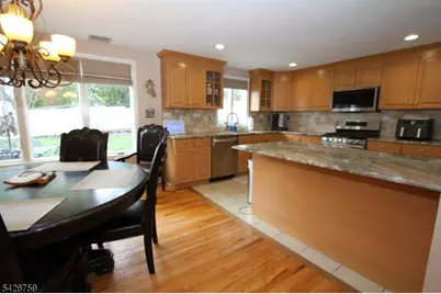 7 Stuart St, Waldwick, NJ 07463 - Photo 17