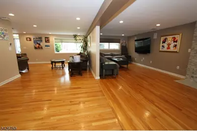 7 Stuart St, Waldwick, NJ 07463 - Photo 7