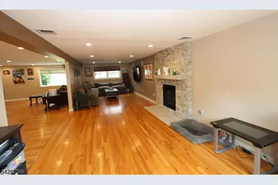 7 Stuart St, Waldwick, NJ 07463 - Photo 21