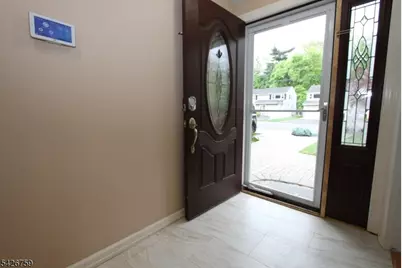 7 Stuart St, Waldwick, NJ 07463 - Photo 3