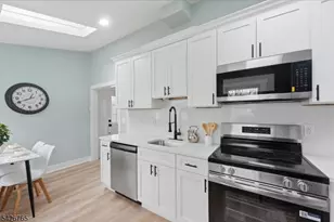46 Wildwood Rd, Jefferson Township, NJ 07438 - Photo 3