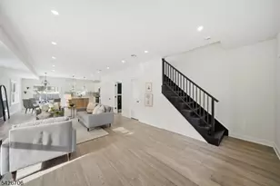 28 Irving St, Montclair, NJ 07042 - Photo 3