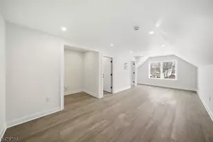 28 Irving St, Montclair, NJ 07042 - Photo 23
