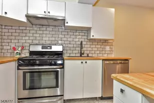 3 Red Lodge Dr, Vernon, NJ 07462 - Photo 3