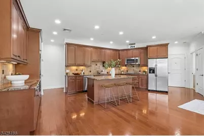 211 Metzger Dr, West Orange Township, NJ 07052 - Photo 7