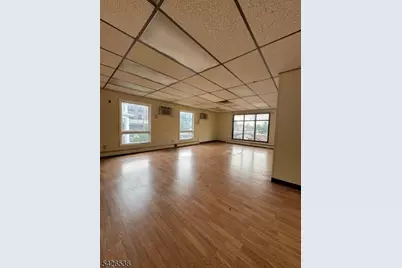 934 Stuyvesant Ave, Union Township, NJ 07083 - Photo 1