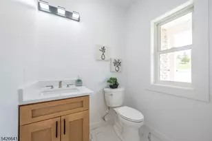124 Wheatsworth Rd, Hardyston Township, NJ 07419 - Photo 9