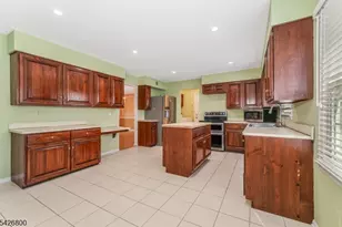 894 Ardsley Ln, Bridgewater, NJ 08807 - Photo 11