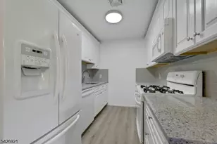 846 Riverside Ave, Lyndhurst Township, NJ 07071 - Photo 11