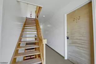 846 Riverside Ave, Lyndhurst Township, NJ 07071 - Photo 5